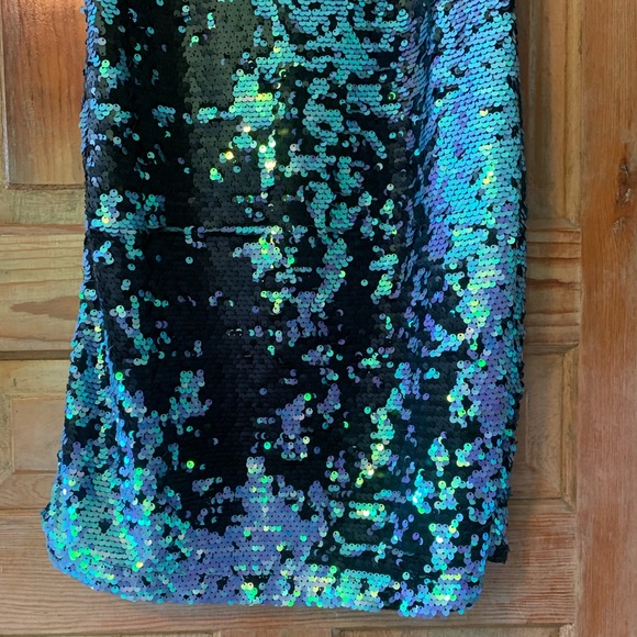 SO FUN! Small Sequin Mini-Dress. - Picture 4 of 8